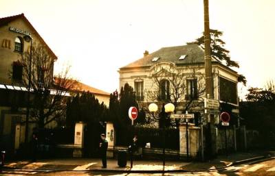 La maison de ma mère vue de la place de la gare